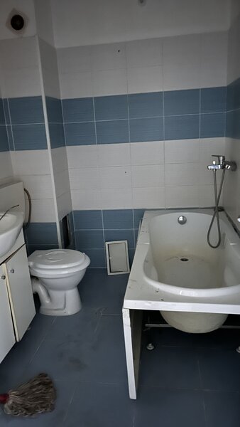 Oltenitei Garsoniera decomandata, cu loc de parcare, 29000 Euro