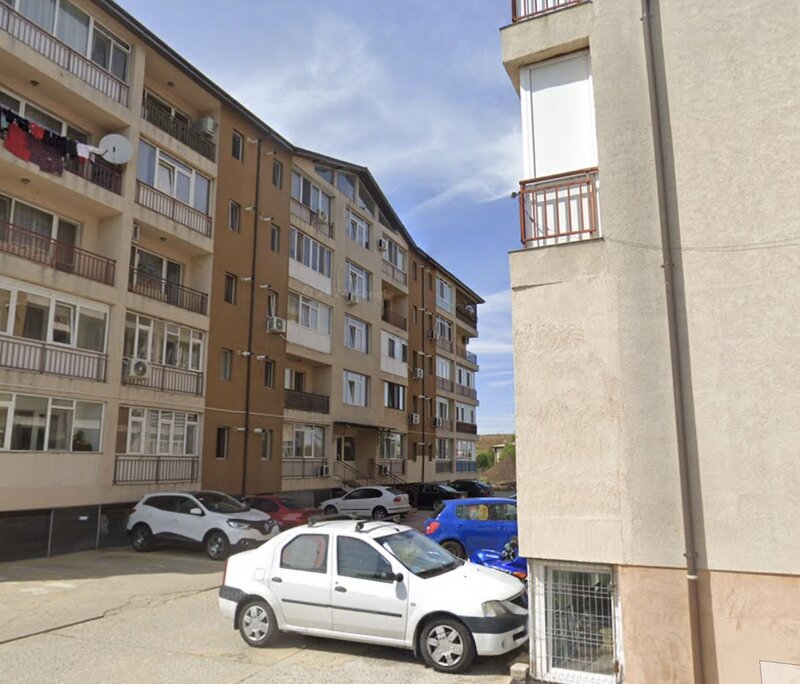 Oltenitei Garsoniera decomandata, cu loc de parcare, 29000 Euro